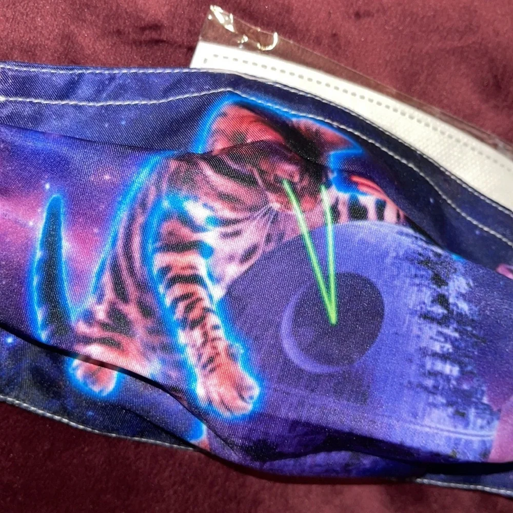 6/$20 New cat laser face mask